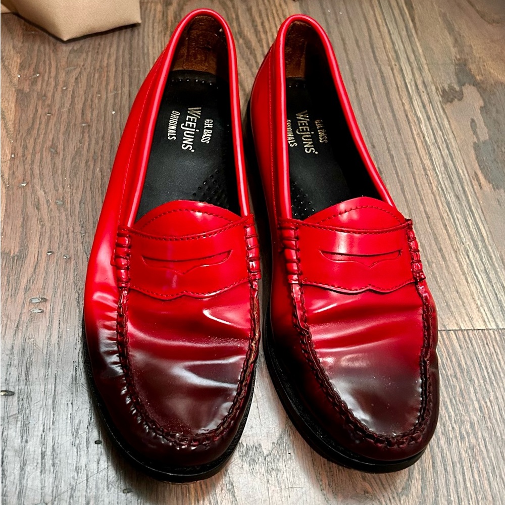 G.H Bass & Co Women Ombré Red Loafers